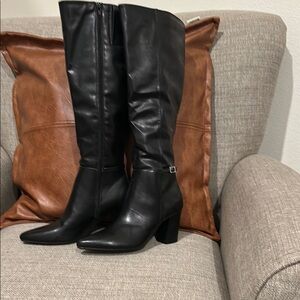 Life Stride Black Heeled Boots with Sleek Design